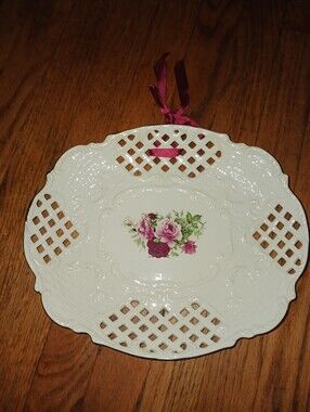 Gorgeous Formalities Hanging Decorative Plate with Pink Rose Medallion